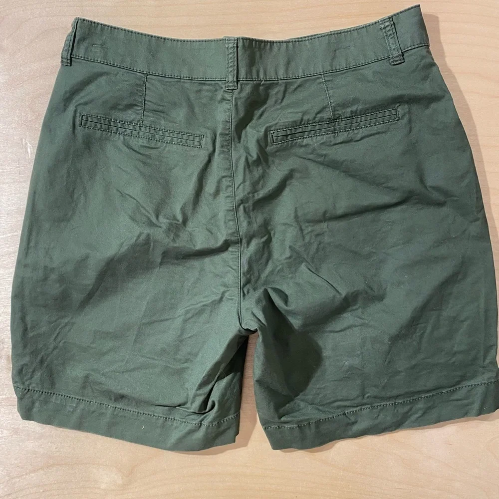 Old Navy Olive High Rise Shorts 8 (OQ)